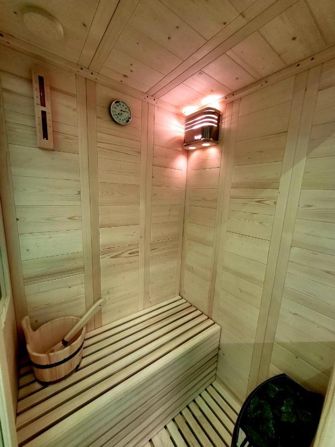 Romantic Deluxe Svite Wise Jacuzzi And Sauna أثينا المظهر الخارجي الصورة