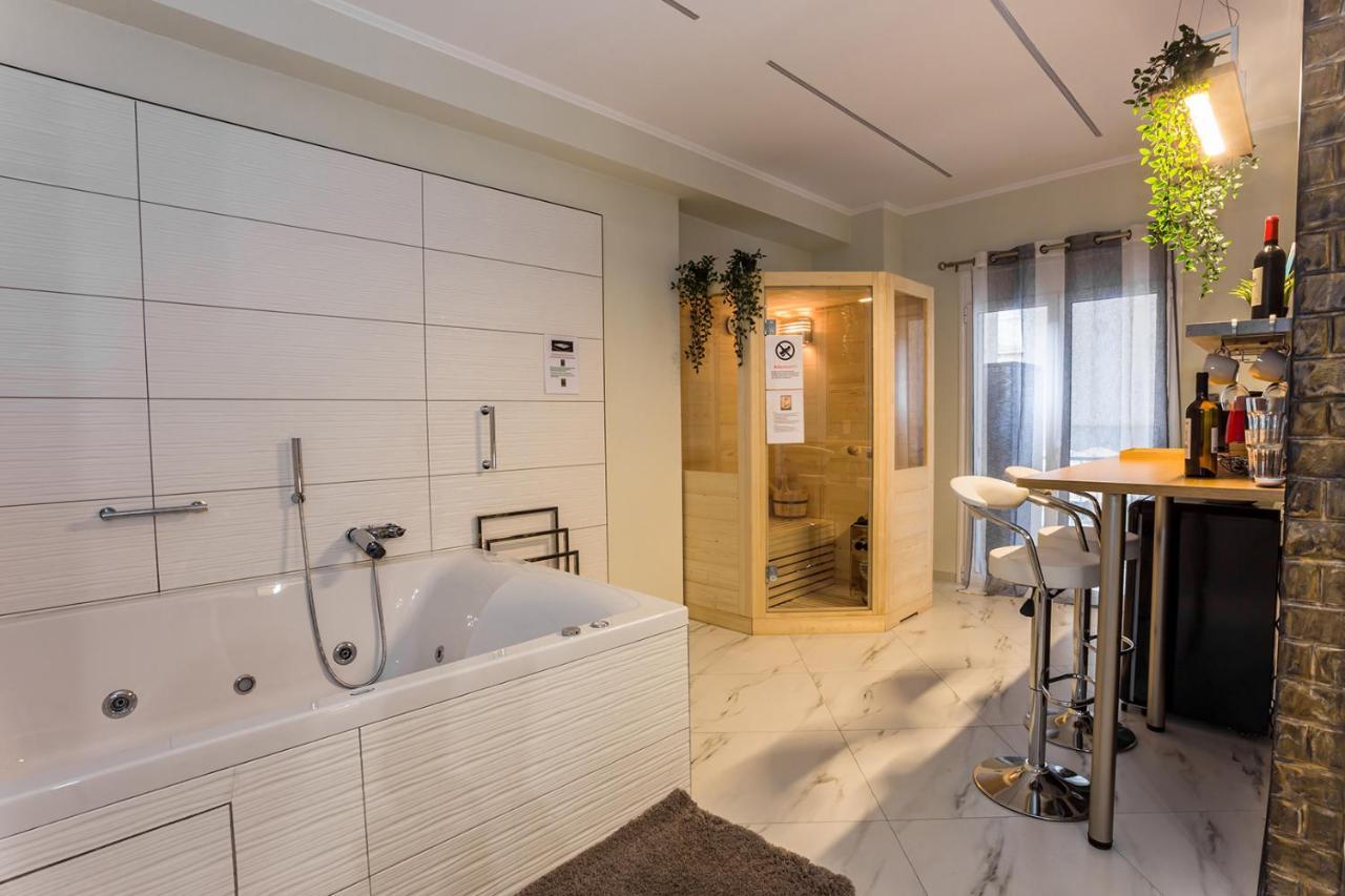 Romantic Deluxe Svite Wise Jacuzzi And Sauna أثينا المظهر الخارجي الصورة
